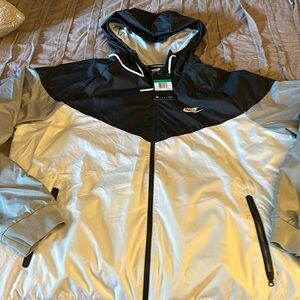 Men's XL Nike full zip windbreaker. New with Tags